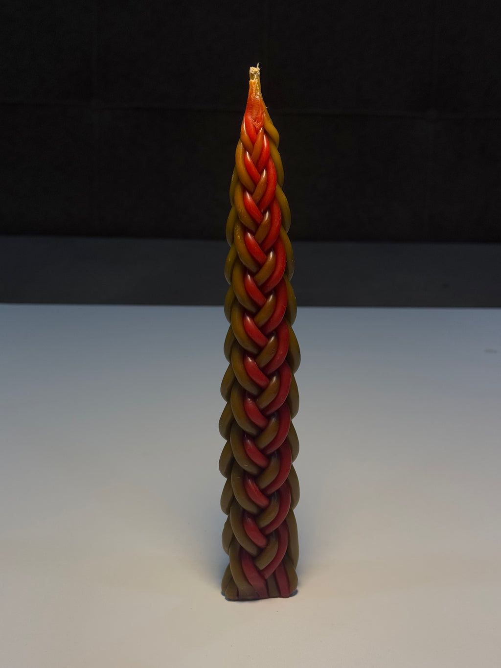 SEVGİNİN CAZİBƏSİ – SEVGİNİ CƏLB EDƏN KÖRPƏLƏNMİŞ ŞAM  (Магическая свеча «Косичка – Привлечение Любви»)